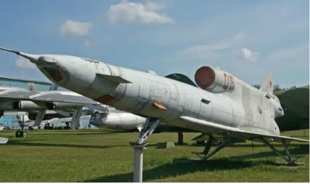 Ucrania logra más avances territoriales en el sur mientras lanza lluvia de drones en Rusia