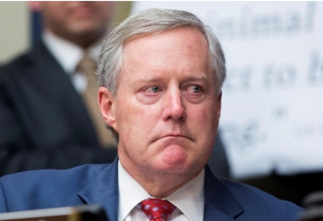 Exjefe de gabinete de Trump busca inmunidad