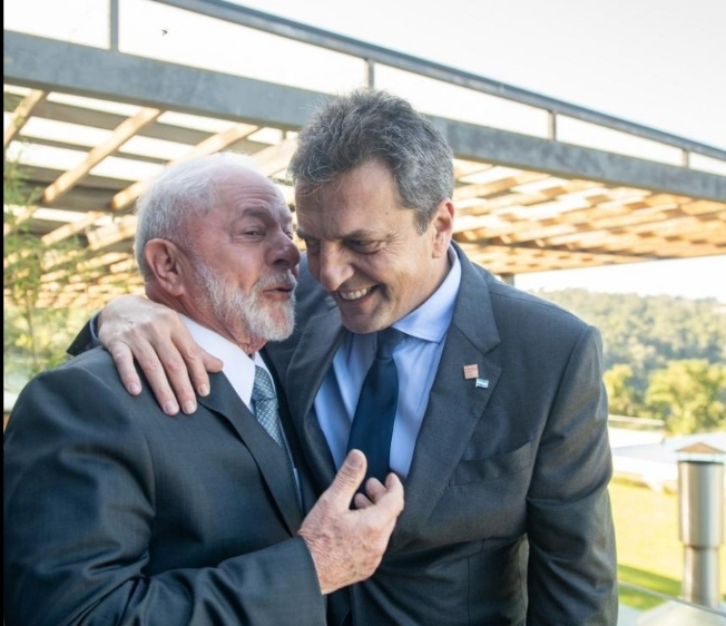 Ministro argentino Massa se reúne con el presidente de Brasil