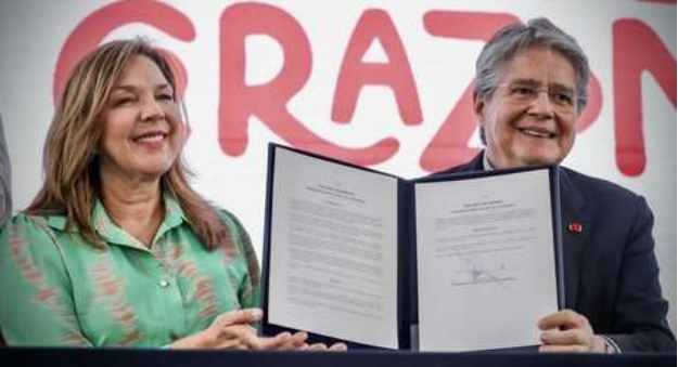 Lasso establece el «Día Nacional de los Valores» en Ecuador y desata una oleada de críticas