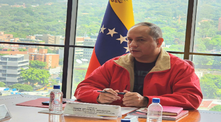 Ministro Araguayán revisó planes para elevar la calidad de servicios del transporte