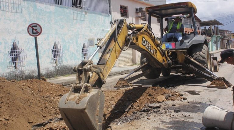 Alcaldía de Girardot sustituye colectores de agua servida en La Coromoto y Piñonal