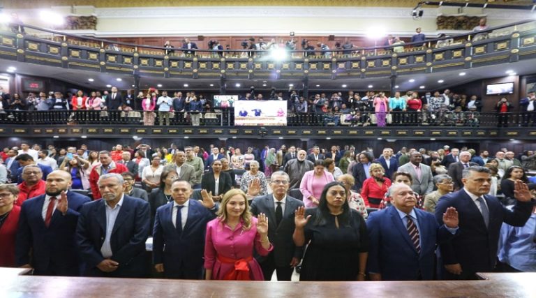 Conozca a los integrantes de la directiva principal del CNE