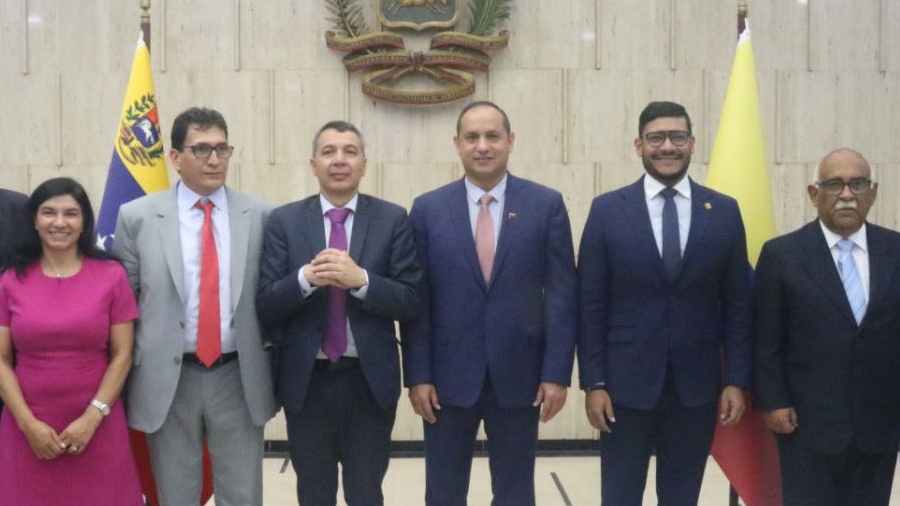 Autoridades de Transporte de Venezuela y Colombia instalan primera reunión en Caracas
