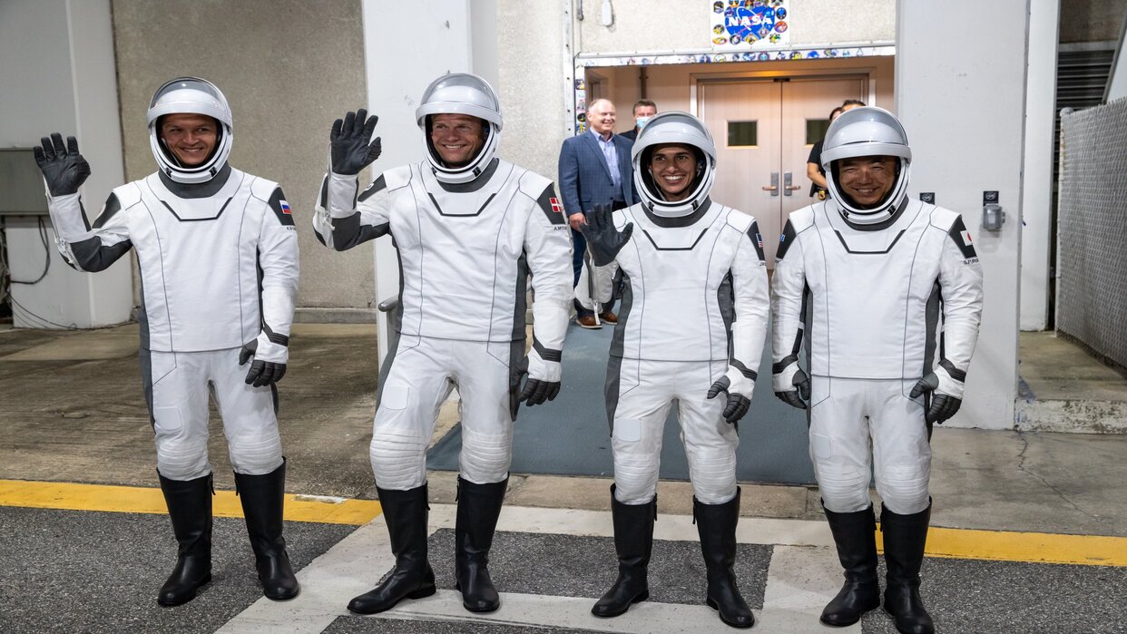 La NASA y SpaceX envían cuatro astronautas a la ISS