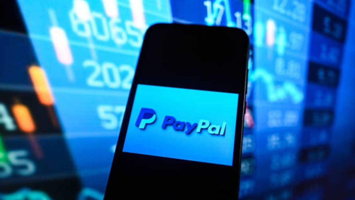 PayPal estrena su propia moneda digital estable en impulso a las criptomonedas