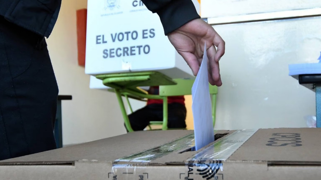 Conozca los 4 asuntos por los que vota Ecuador este domingo
