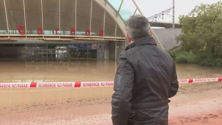 La lluvia inundó la estación de Cercanías de La Garena en Madrid (+ Video)