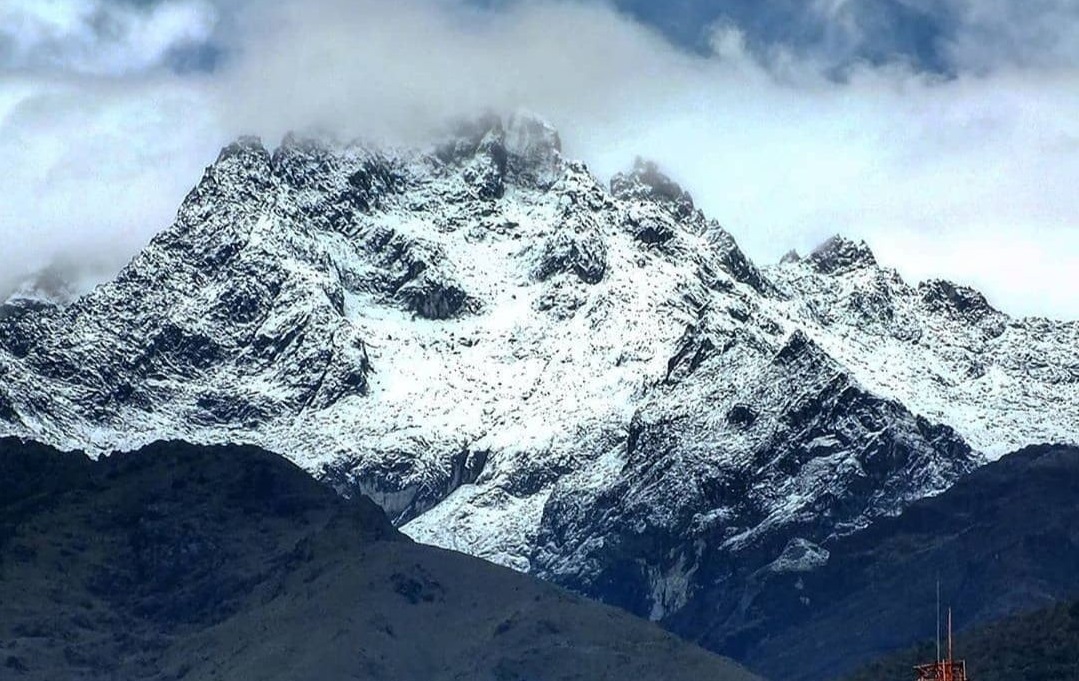 El Parque Nacional Sierra Nevada recibió la llegada de la nieve