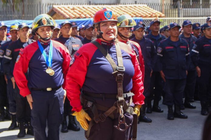 Ascendidos 376 funcionarios del Cuerpo de Bomberos de Trujillo