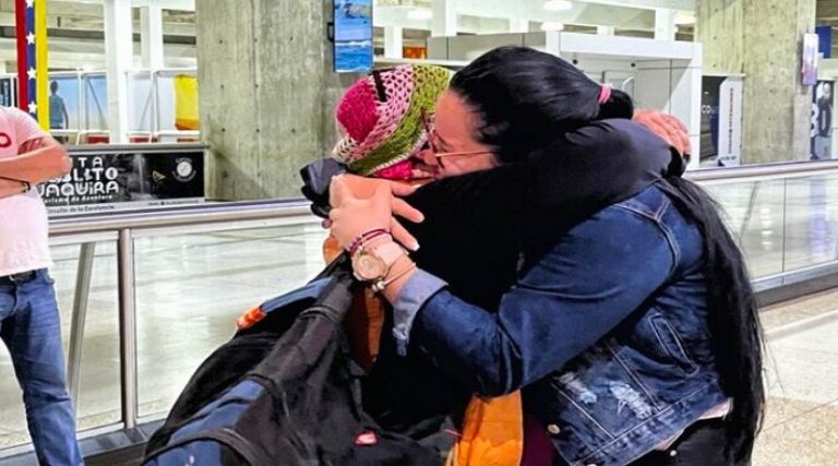 Retornan al país más de 160 connacionales desde Perú