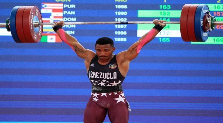 Venezolano Julio Mayora ingresa al top 5 de los mejores atletas del mundo