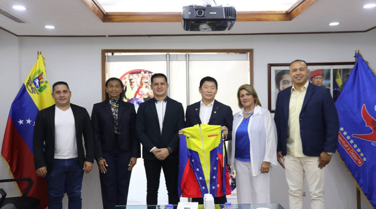Autoridades evalúan proyectos para desarrollo de la gimnasia en Venezuela