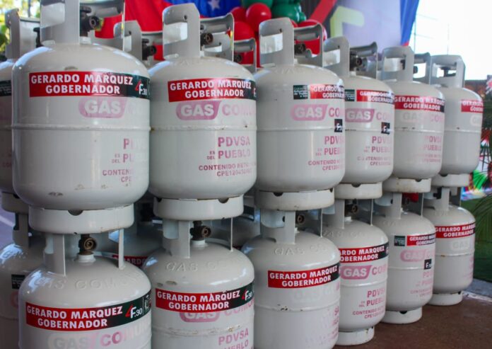 En Trujillo entregaron 320 cilindros de gas con el 1×10