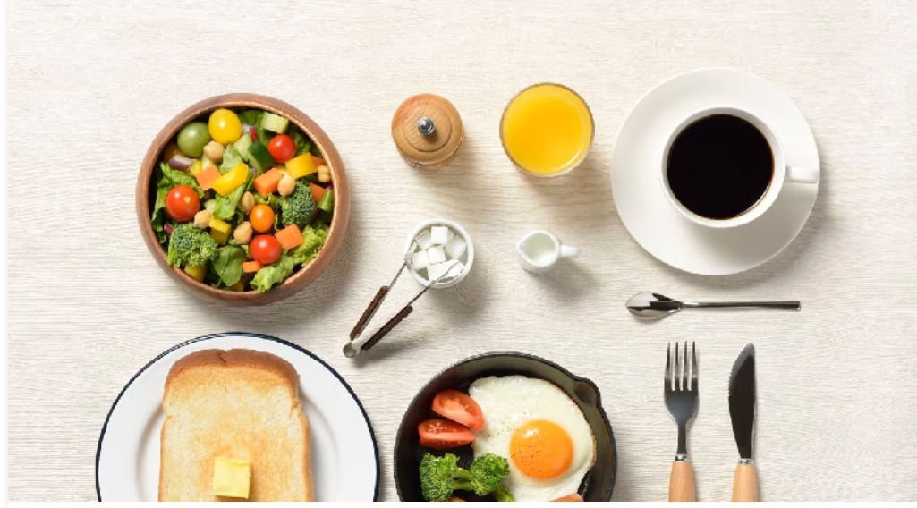 Conoce|¿Cuáles son los alimentos que debes evitar consumir para mantener el abdomen plano?