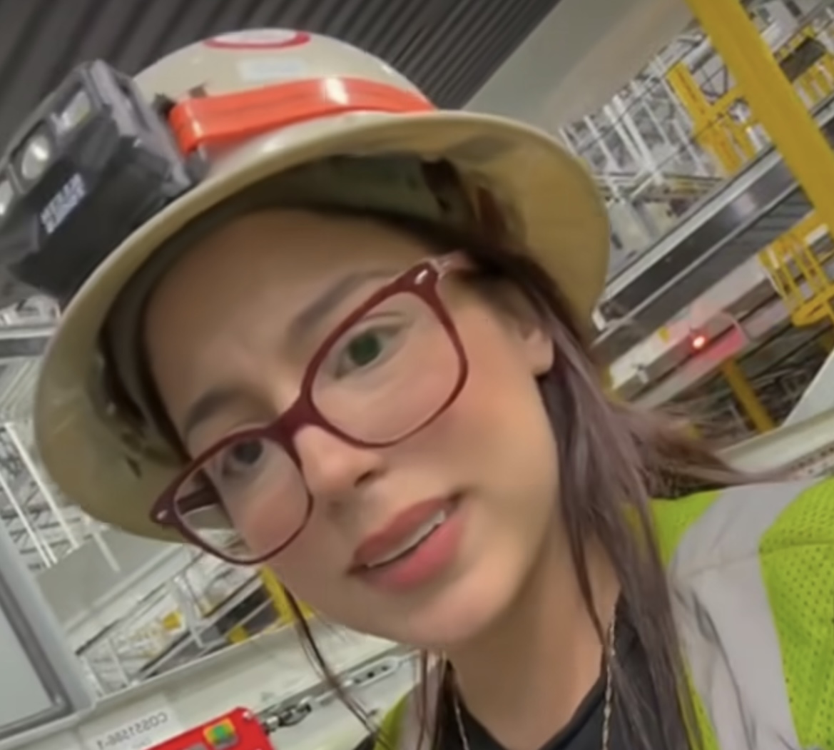 Migrante se viraliza por expresar su descontento con quienes no valoran su esfuerzo de enviar dinero a su país (+ Video)