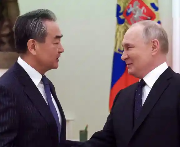 Rusia: Putin anuncia que viajará a China en octubre