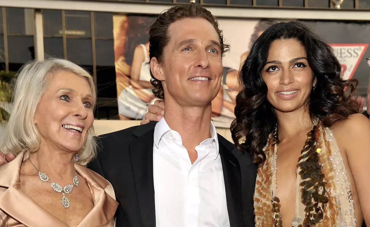 Esposa de Matthew McConaughey, revela lo terrible que le hizo pasar su suegra