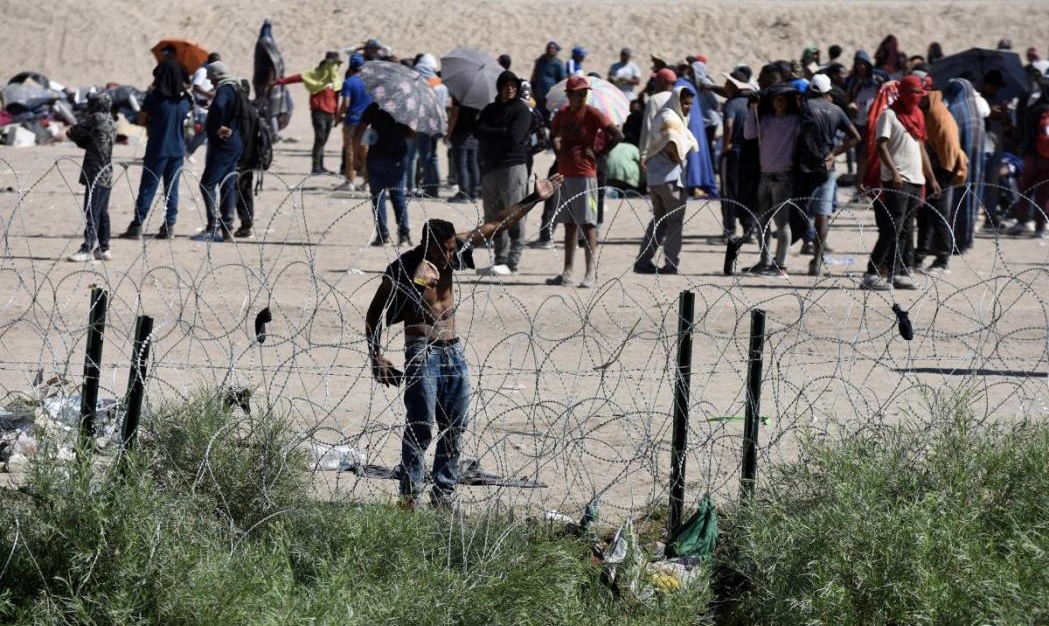 Emergencia en San Diego por liberación masiva de migrantes