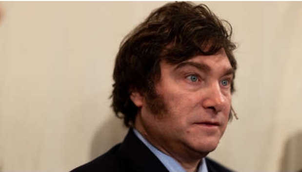 Milei responde a Petro por compararlo con Hitler: «Son parte de la decadencia»