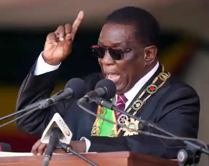 Presidente de Zimbabue jura el cargo tras polémica elección