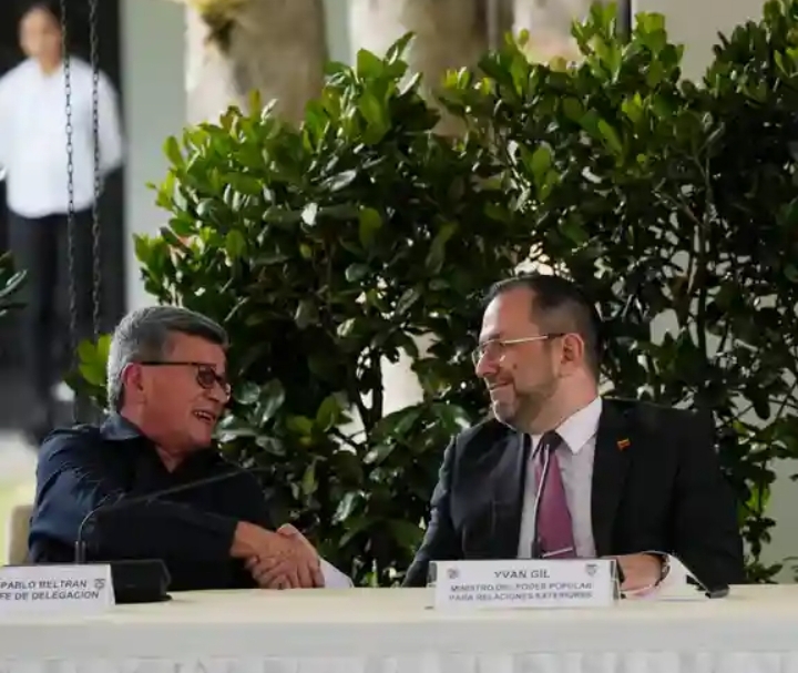 El gobierno colombiano y el ELN cierran la cuarta ronda negociadora