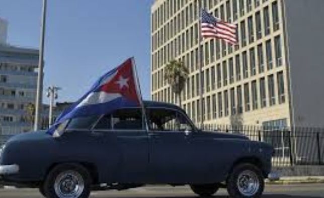 Biden extiende por un año más la ley que regula el bloqueo contra Cuba