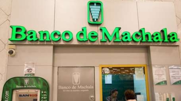 Roban medio millón de dólares en un banco de Ecuador tras perforar una pared