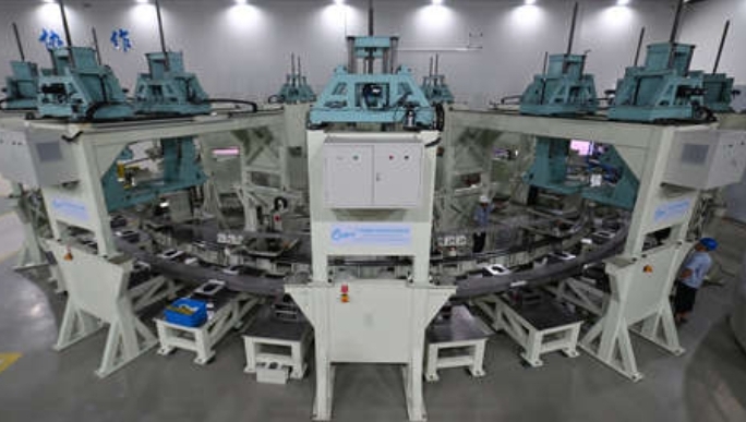 China pone en marcha su mayor instalación de investigación en energía de fusión en un intento por construir un sol artificial