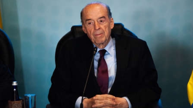 Abren investigación al canciller de Colombia por supuestas irregularidades en licitación