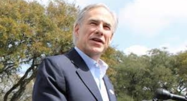 Gobernador de Texas declara lucha contra “invasión” de migrantes en frontera de EEUU-México