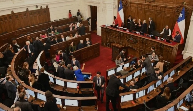 Chile aprueba controvertida enmienda que autoriza la «rápida» expulsión de migrantes irregulares