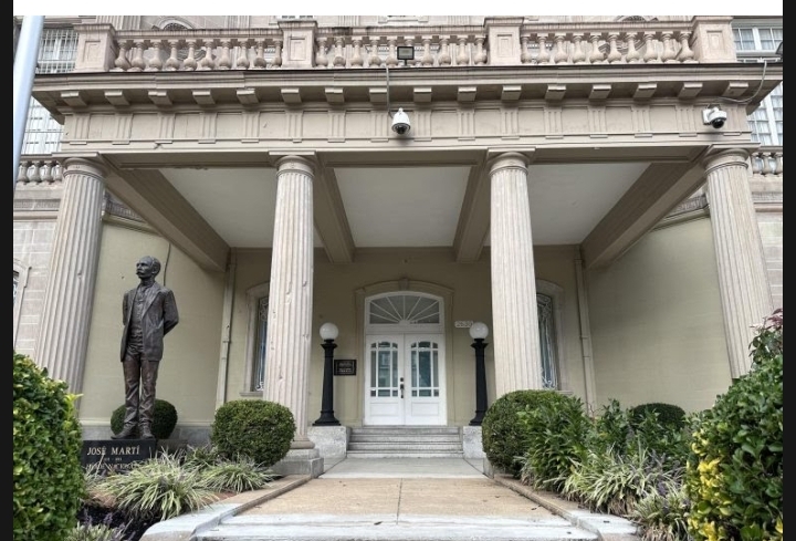 Cámara de seguridad muestra ataque a Embajada cubana en Estados Unidos (+ Video)