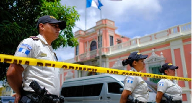 Denuncian en Guatemala el secuestro por fiscales de actas electorales que registraron la victoria de Arévalo