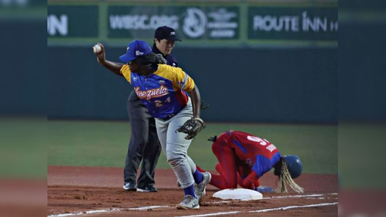 Venezolanas vencen a Cuba en el Mundial Femenino