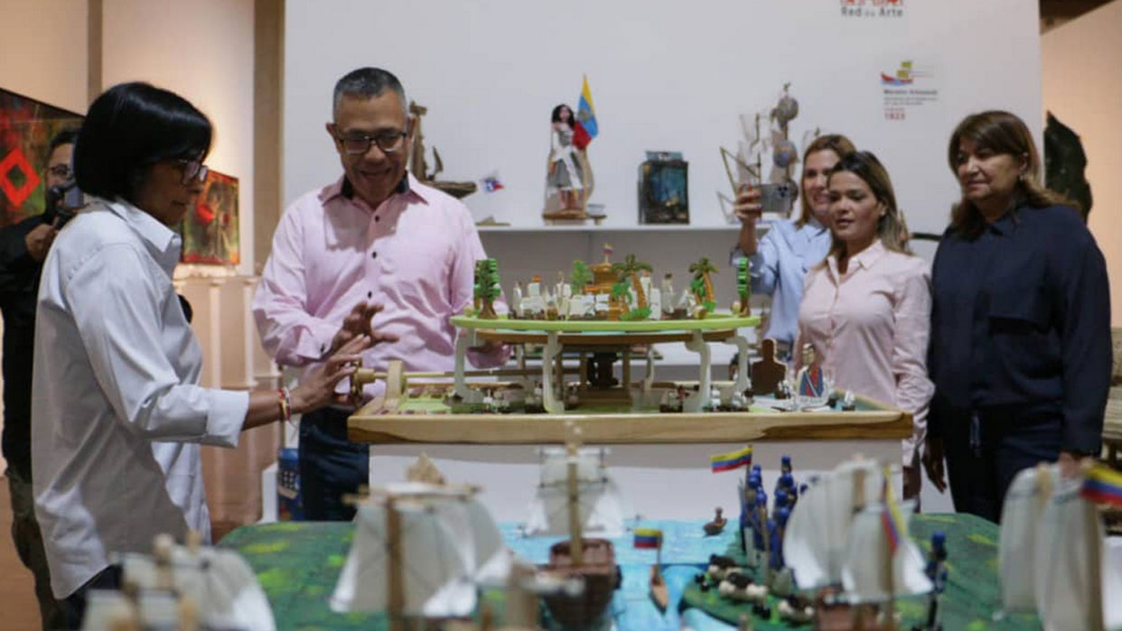 Vicepresidenta Rodríguez anuncia 59 ferias escolares a partir del lunes con descuentos que oscilan entre el 40 y el 70%