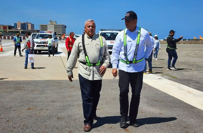 Ministro Araguayán supervisó trabajos de rehabilitación en las pistas del Aeropuerto Internacional Simón Bolívar de Maiquetía