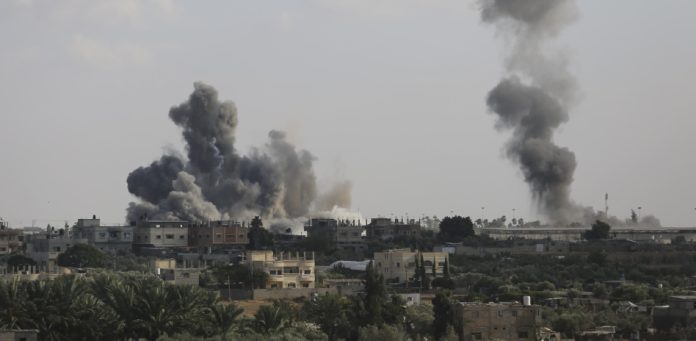 Israel permite acceso a Gaza de la Media Luna Roja y mata 4 médicos