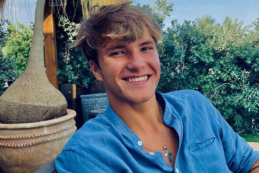 Encuentran el cuerpo del joven futbolista Álvaro Prieto quien habría muerto electrocutado entre dos vagones de un tren en Sevilla