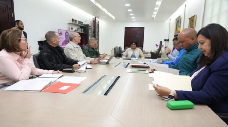 Gobierno nacional evalúa políticas públicas de atención al pueblo