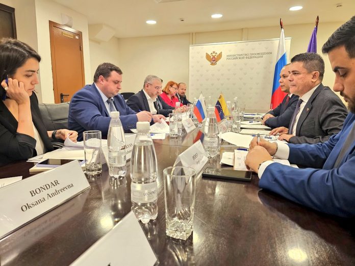 Caracas y Moscú acuerdan fortalecer sistema educativo