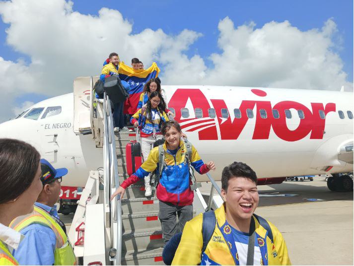 Maduro celebra medalla de oro en Mundial de Robótica en Singapur