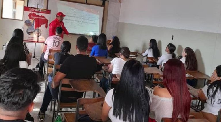 Orientan a contribuyentes de la Región Central en declaración y pago de impuestos