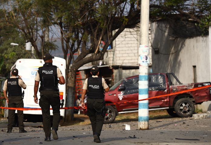 Violencia en Ecuador: Asesinan a fiscal y secuestran a exalcaldesa