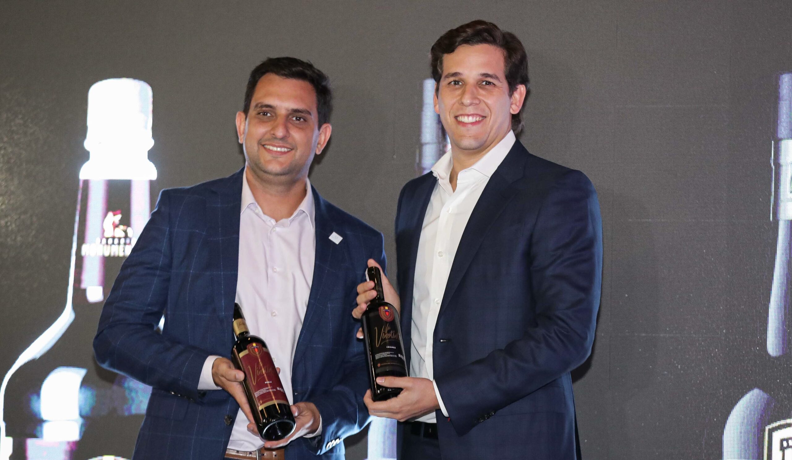 Vinos la Vinotinto y sangría monumental entran al mercado para acompañar a la fanaticada venezolana y la selección de fútbol nacional