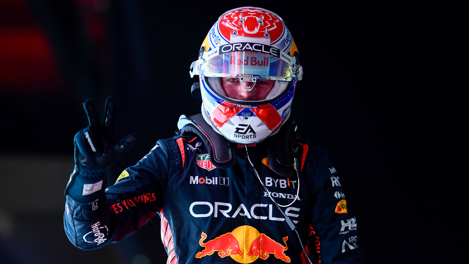 Verstappen celebra el título con victoria en Qatar