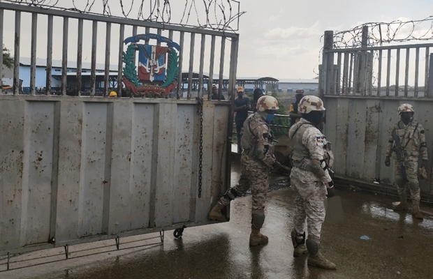 República Dominicana abrirá frontera con Haití para fines comerciales