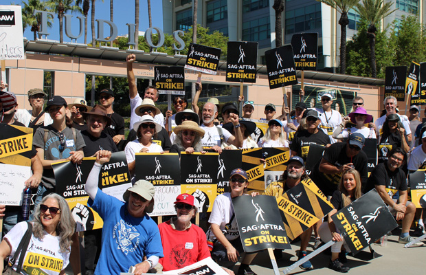 Hollywood: Actores y estudios reanudarán negociaciones este martes