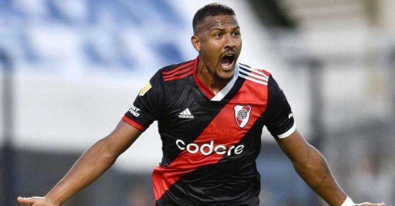 El venezolano Salomón Rondón le dio el triunfo a River Plate