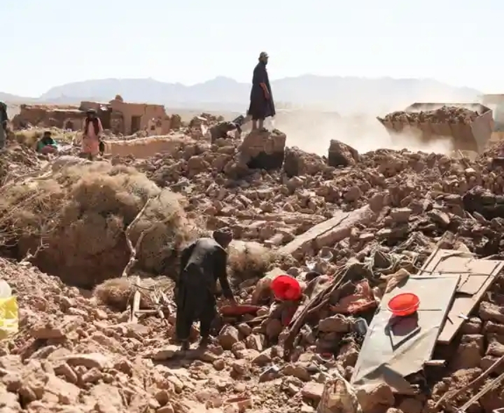 Afganistán eleva la cifra de heridos por el terremoto a 153